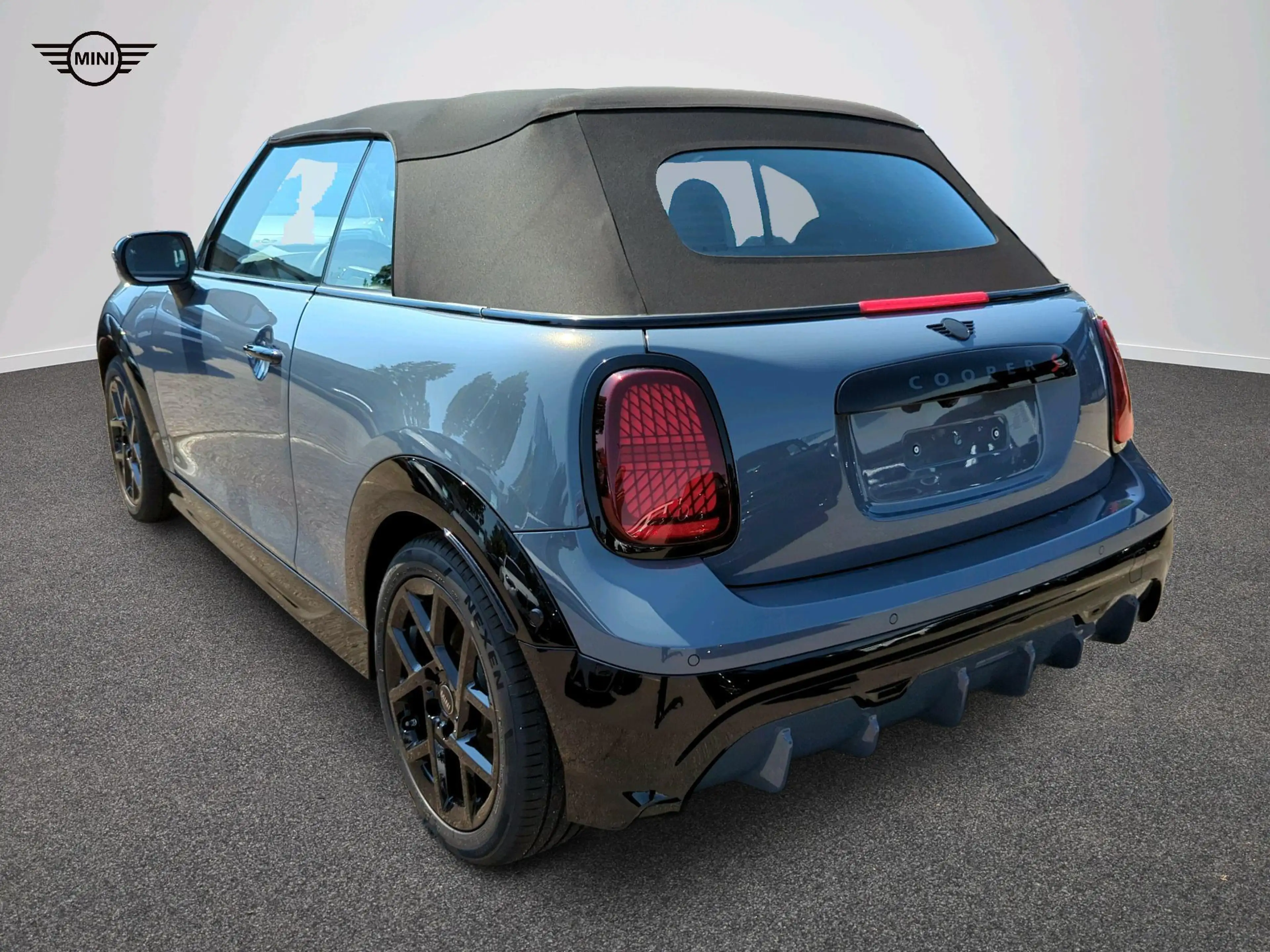 MINI Cooper S Cabrio John Cooper Works Trim — photo 6