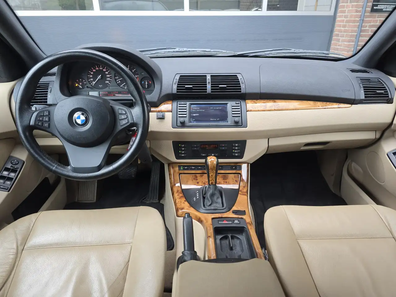 BMW X5 4.4I V8 320ch - FINITION HAUT DE GAMME - 169 726KMS - SELLERIE CUIR - VOLANT EN CUIR