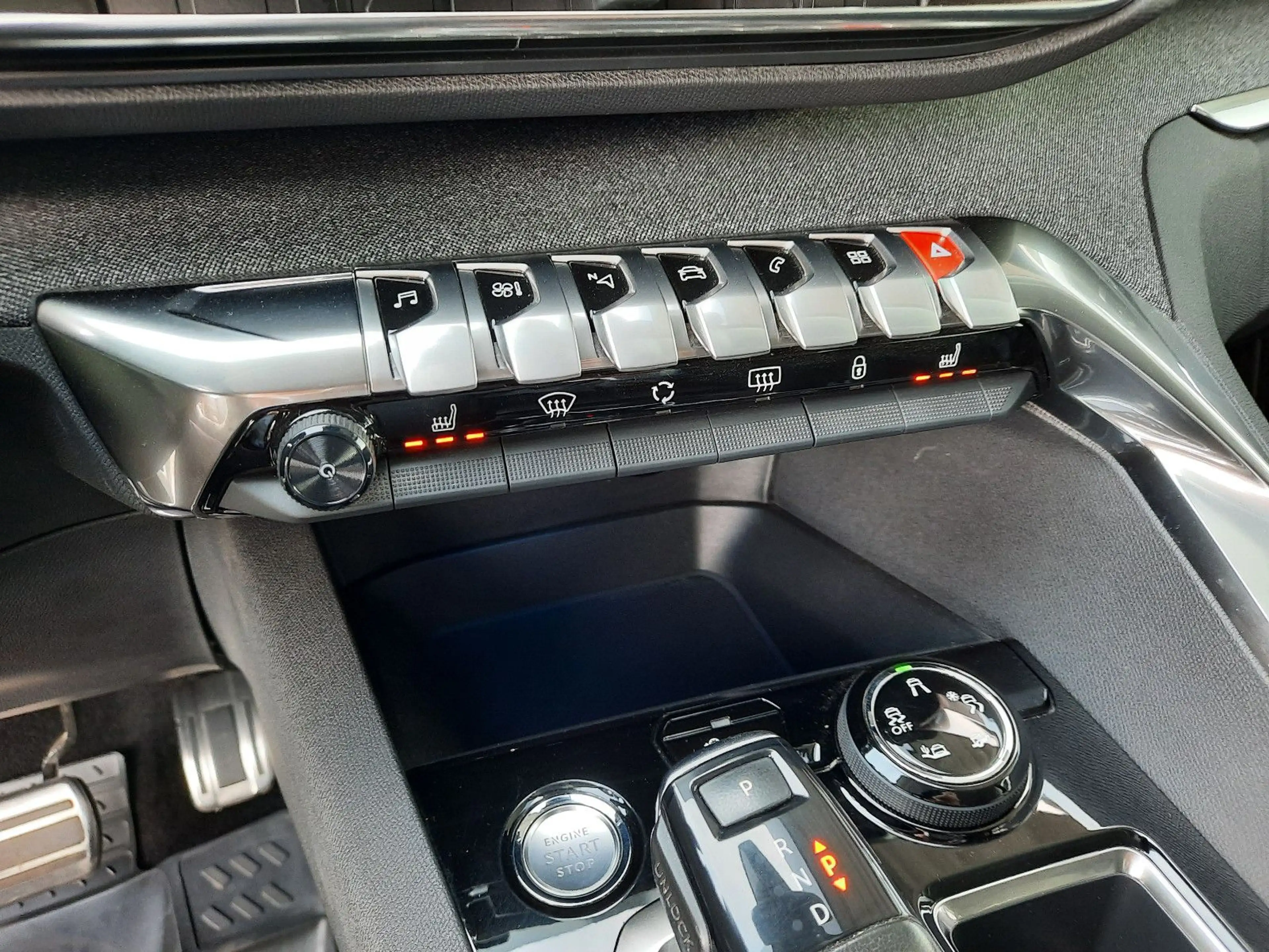 Peugeot 3008 Crossway EAT8  NAVI SH ELHK GJR aAHK — photo 12