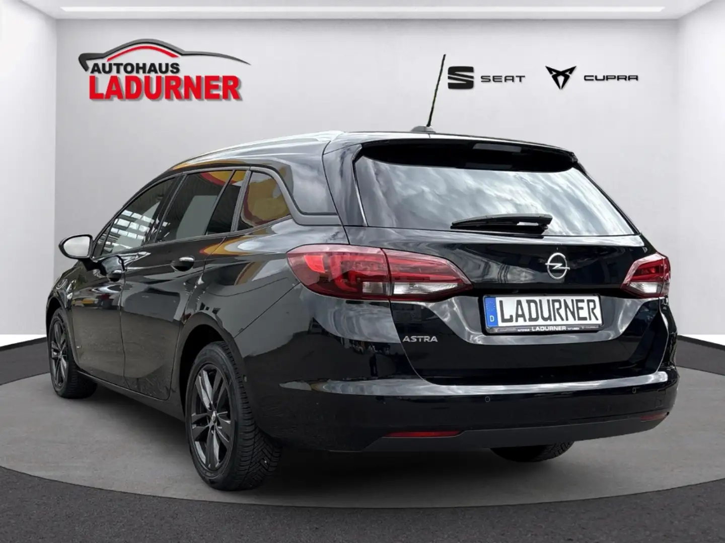 Opel Astra K Sports Tourer Design & Tech Start Stop 1.2 Turbo Noir - 2
