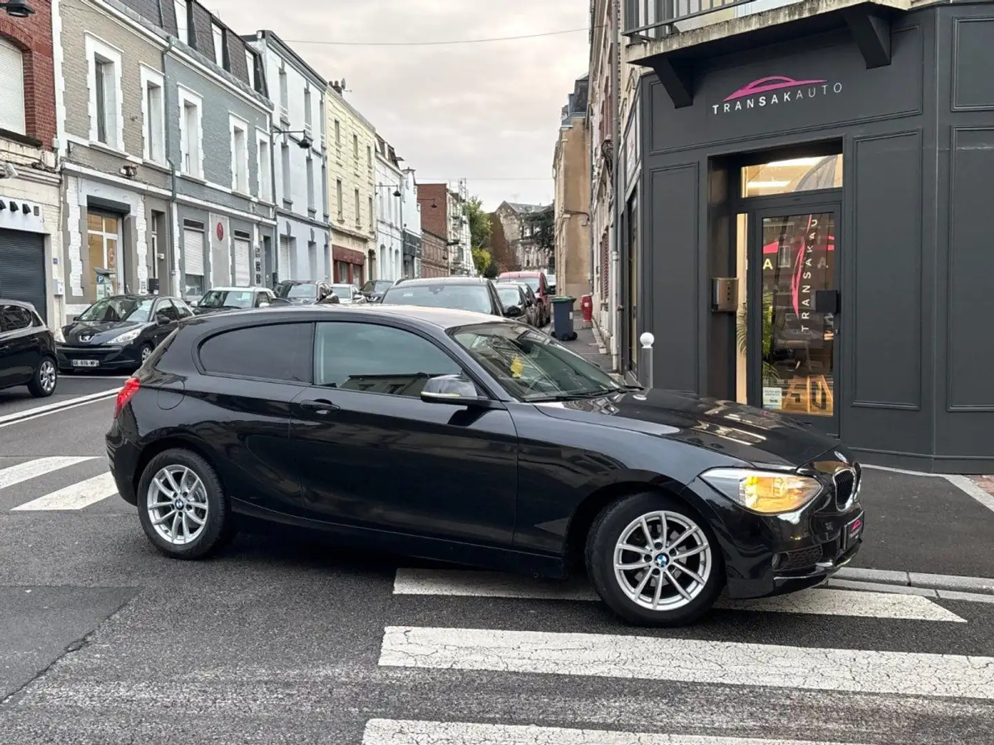 BMW 116 SERIE F21 116d / RADAR DE RECUL / BLUETOOTH Zwart - 1