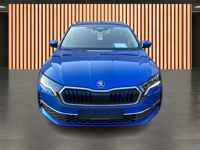 Skoda Octavia view 3