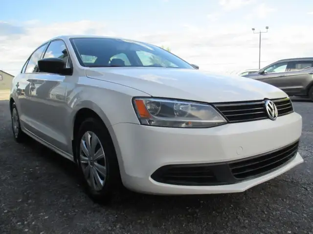 Volkswagen Jetta 2012 — photo 2