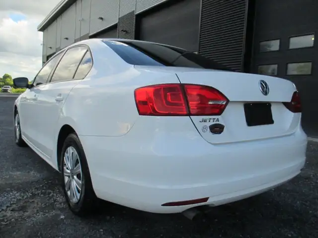 Volkswagen Jetta 2012 — photo 5