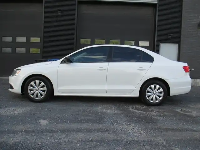 Volkswagen Jetta 2012 — photo 3