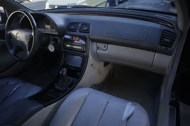 Mercedes-Benz CLK view 8