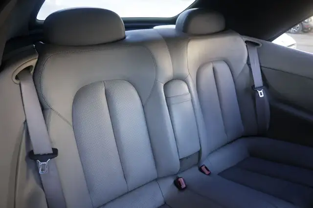 Mercedes-Benz CLK view 12