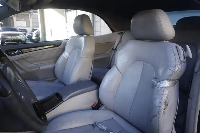 Mercedes-Benz CLK view 16