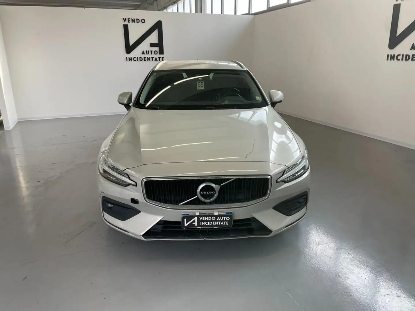Volvo V60 2.0 D3 150CV GEARTRONIC BUSINESS *ALLUVIONATA* Grigio - 2