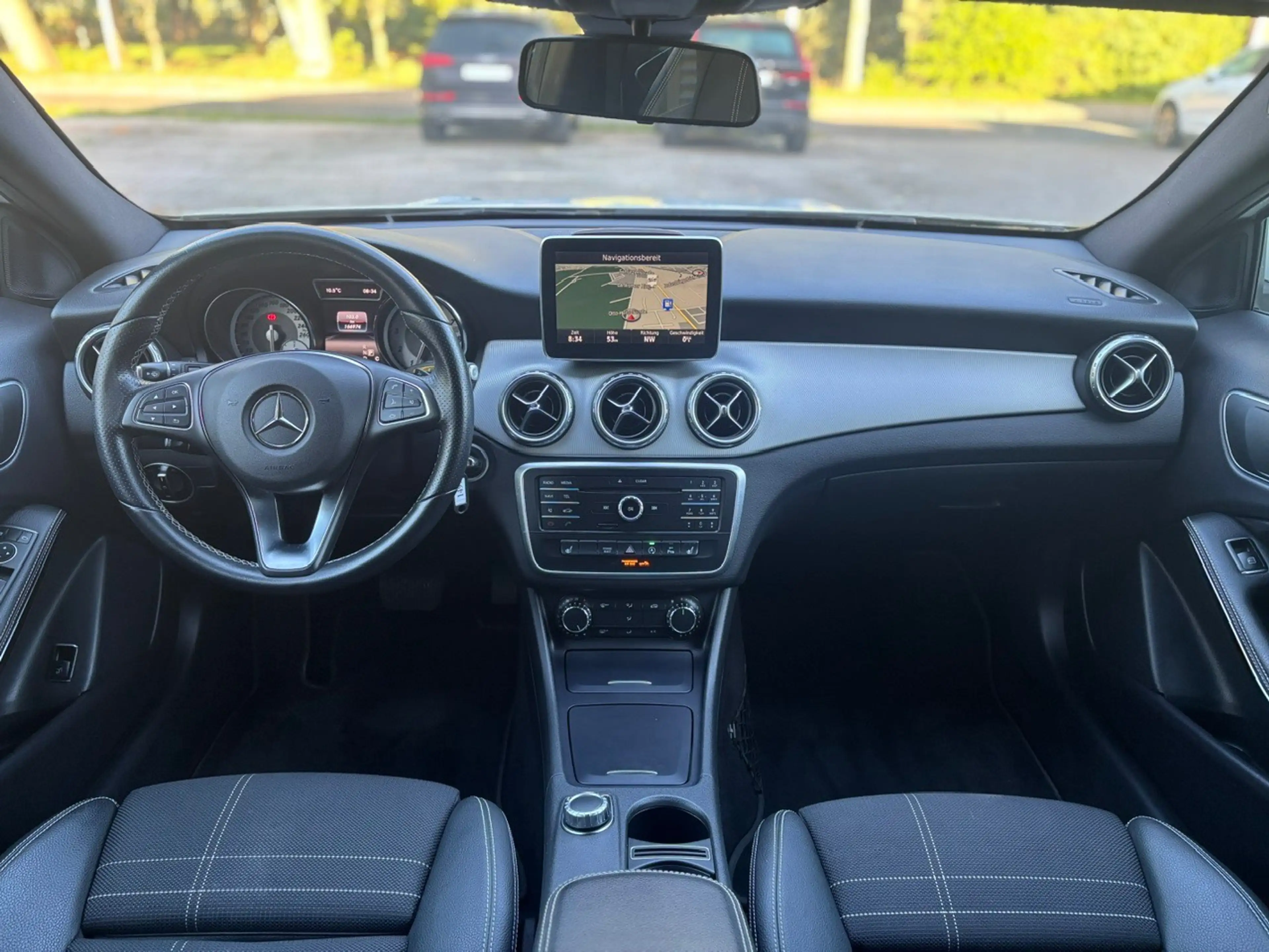 Mercedes-Benz GLA 200 7G-DCT / "Urban" / Automatik — photo 12