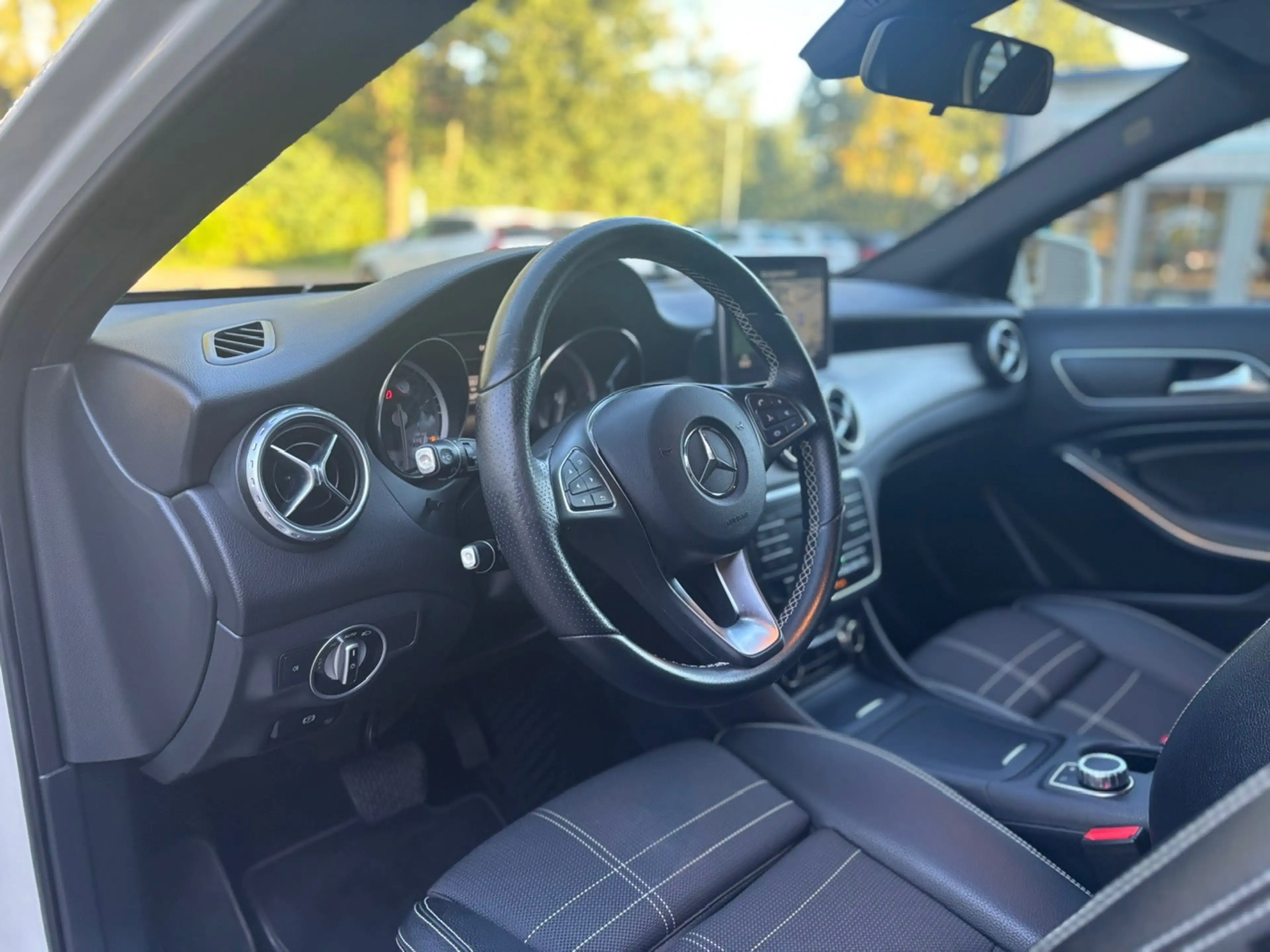 Mercedes-Benz GLA 200 7G-DCT / "Urban" / Automatik — photo 10