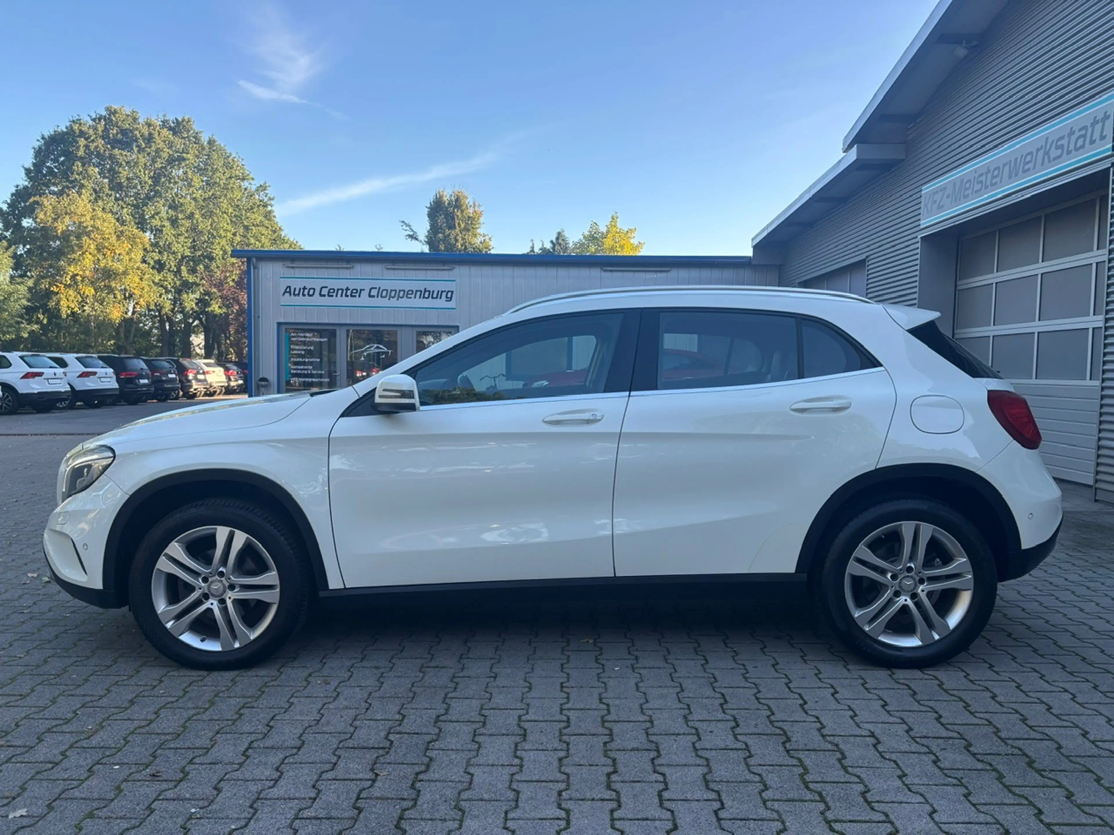 Mercedes-Benz GLA 200 7G-DCT / "Urban" / Automatik — photo 2