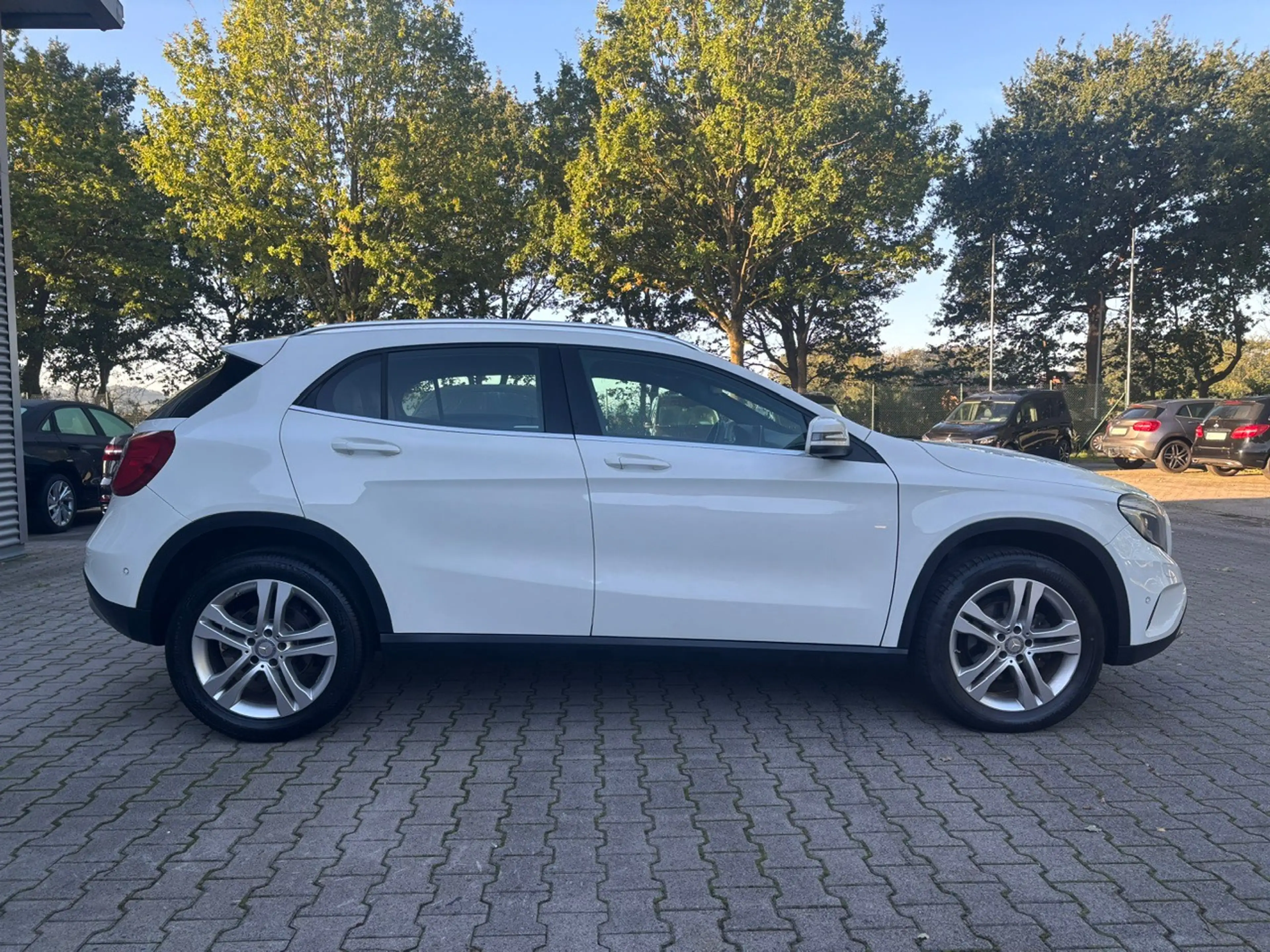 Mercedes-Benz GLA 200 7G-DCT / "Urban" / Automatik — photo 6