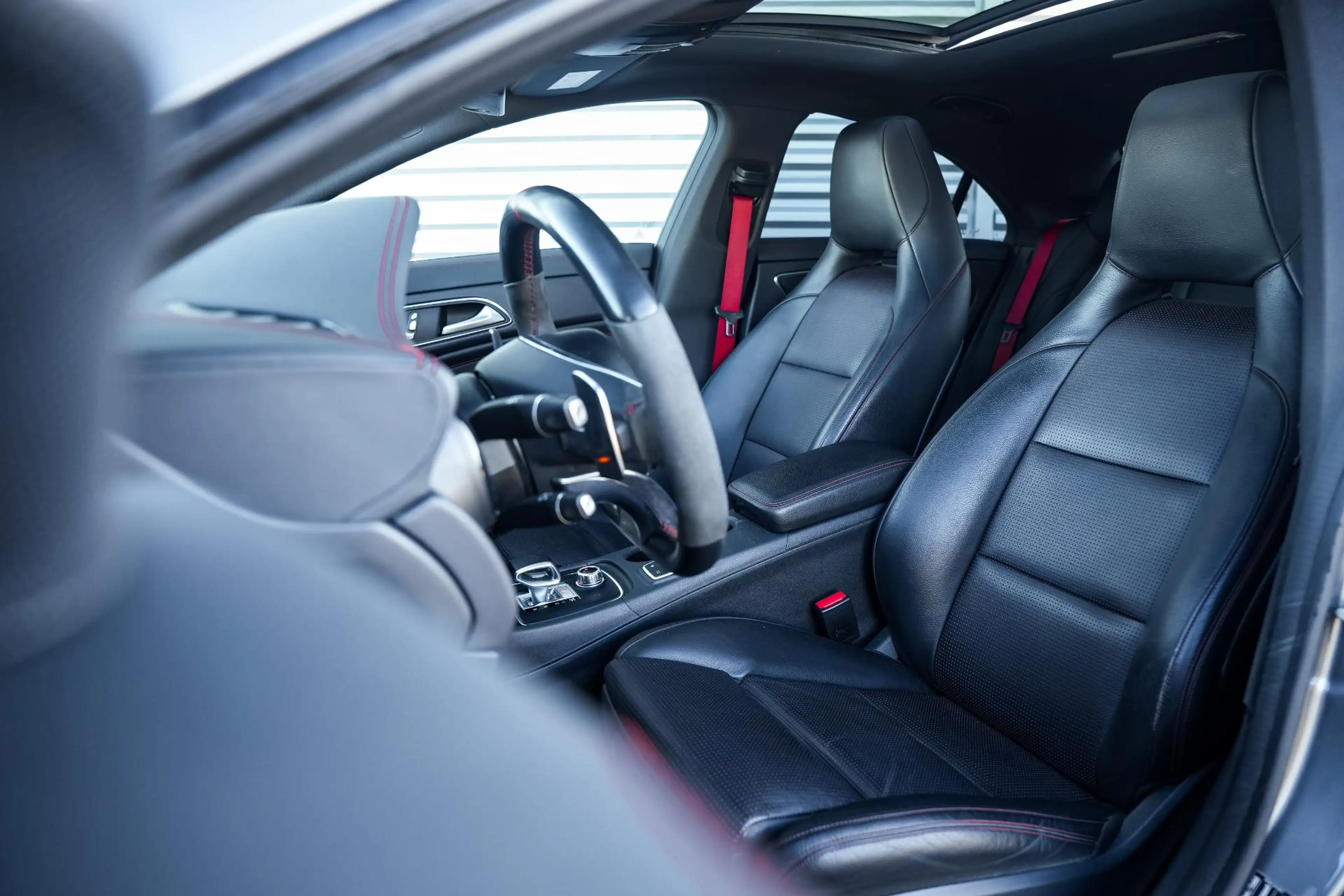 Mercedes-Benz CLA 45 AMG 4MATIC Ambition Panoramadak Schaalstoelen Leer Mem — photo 8
