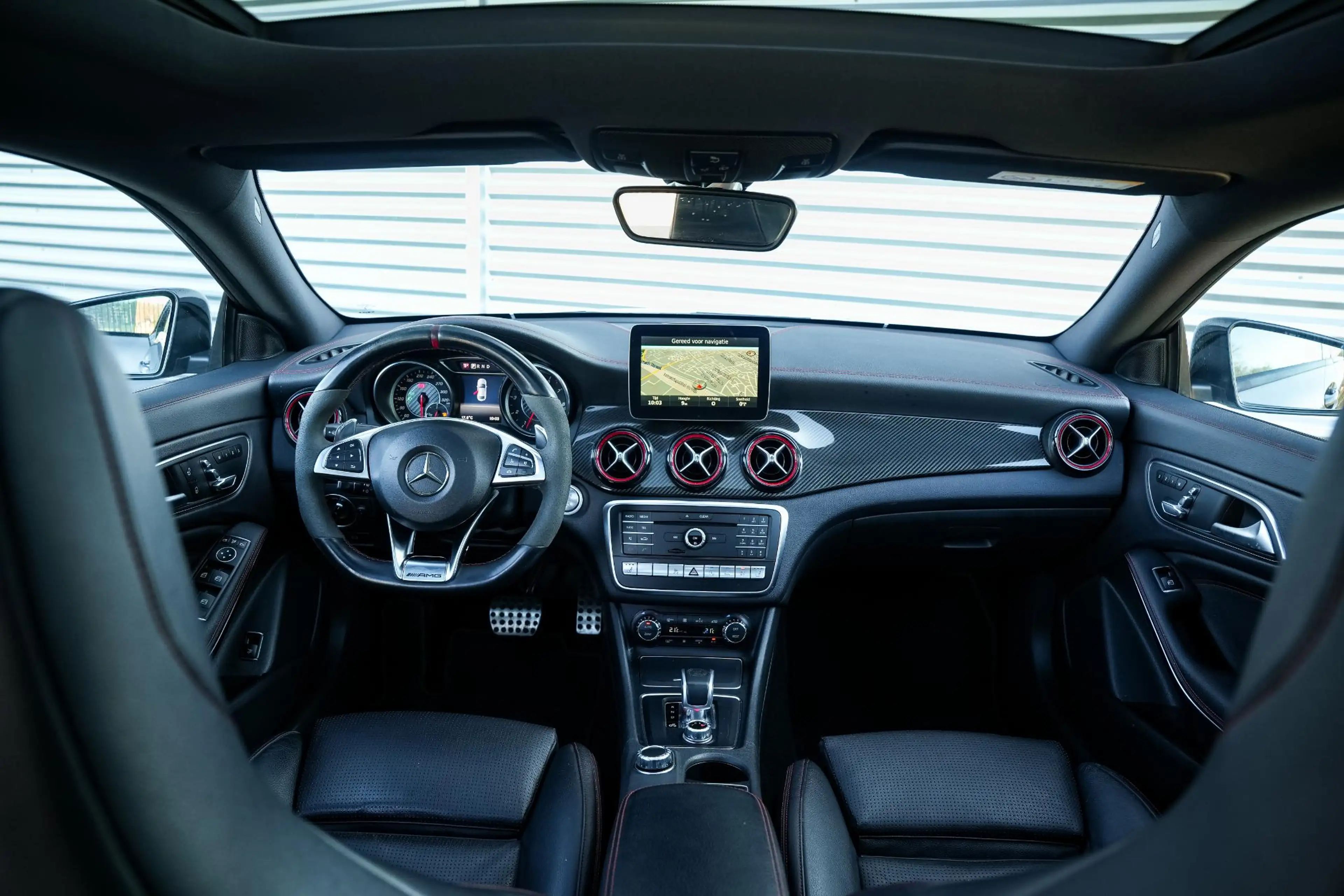 Mercedes-Benz CLA 45 AMG 4MATIC Ambition Panoramadak Schaalstoelen Leer Mem — photo 2