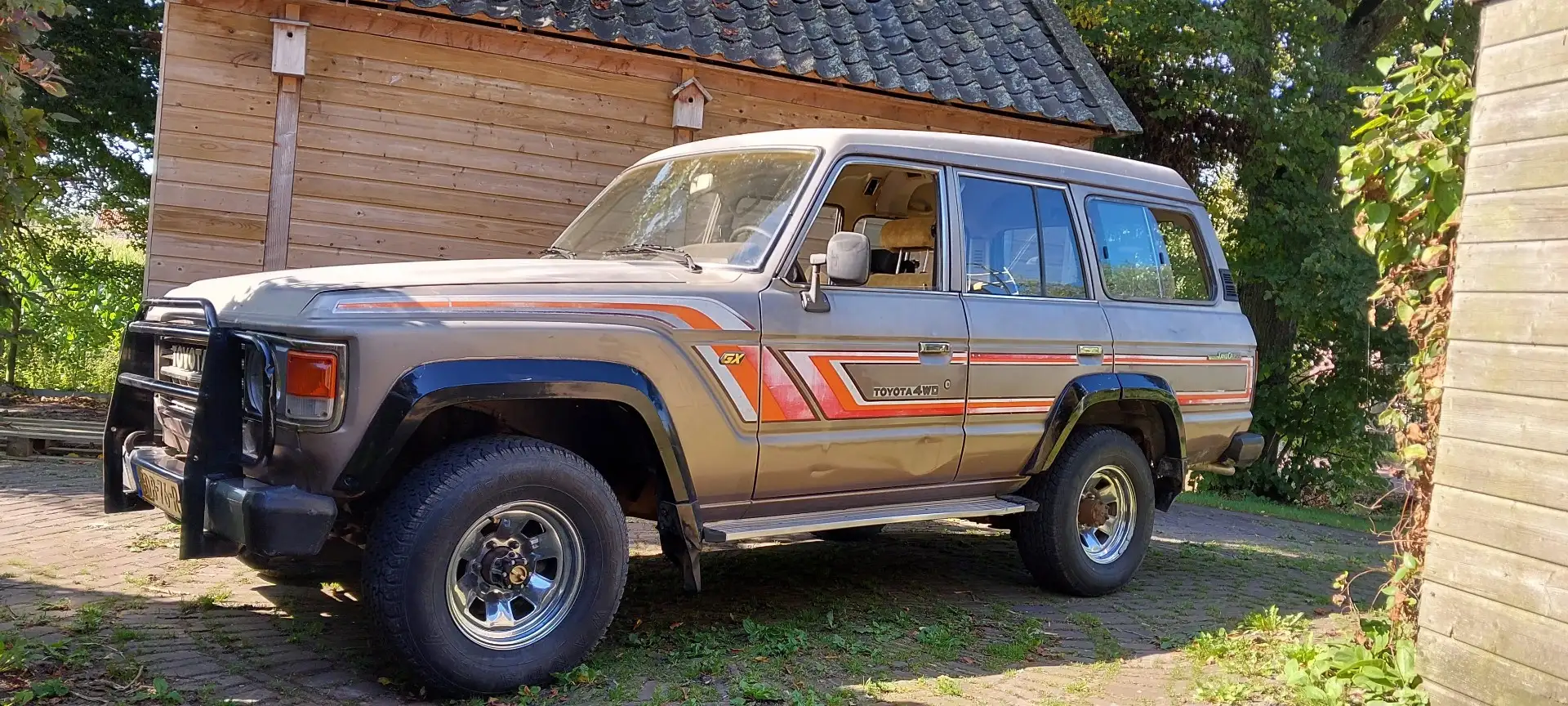 Toyota Land Cruiser FJ62 high roof Brons - 2