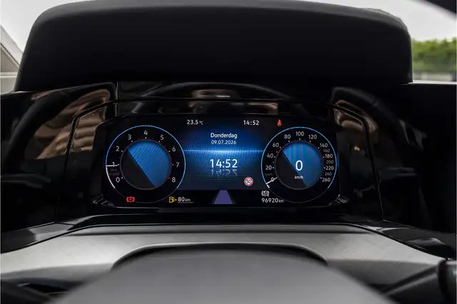 Volkswagen Golf view 8