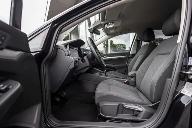 Volkswagen Golf view 9