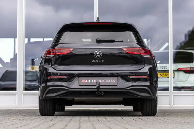 Volkswagen Golf view 4