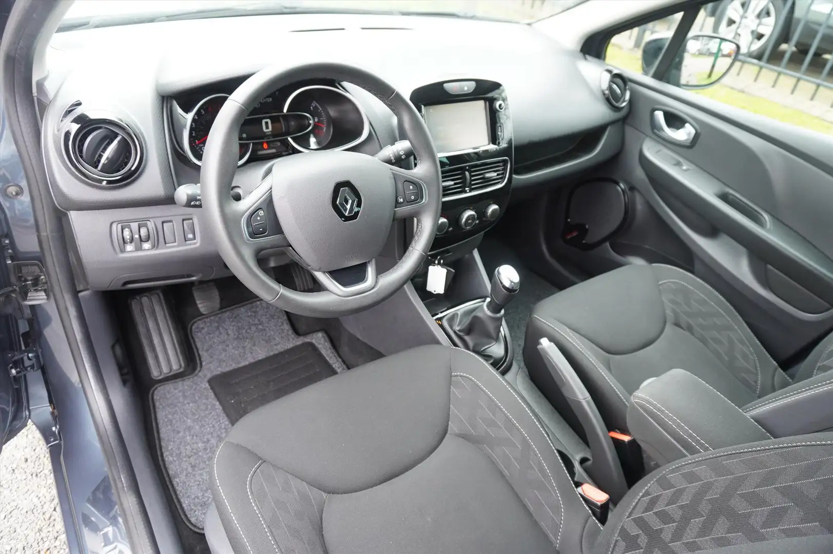 Renault Clio Energy TCe 90pk ECO2 S&S Limited AIRCO Grau - 2