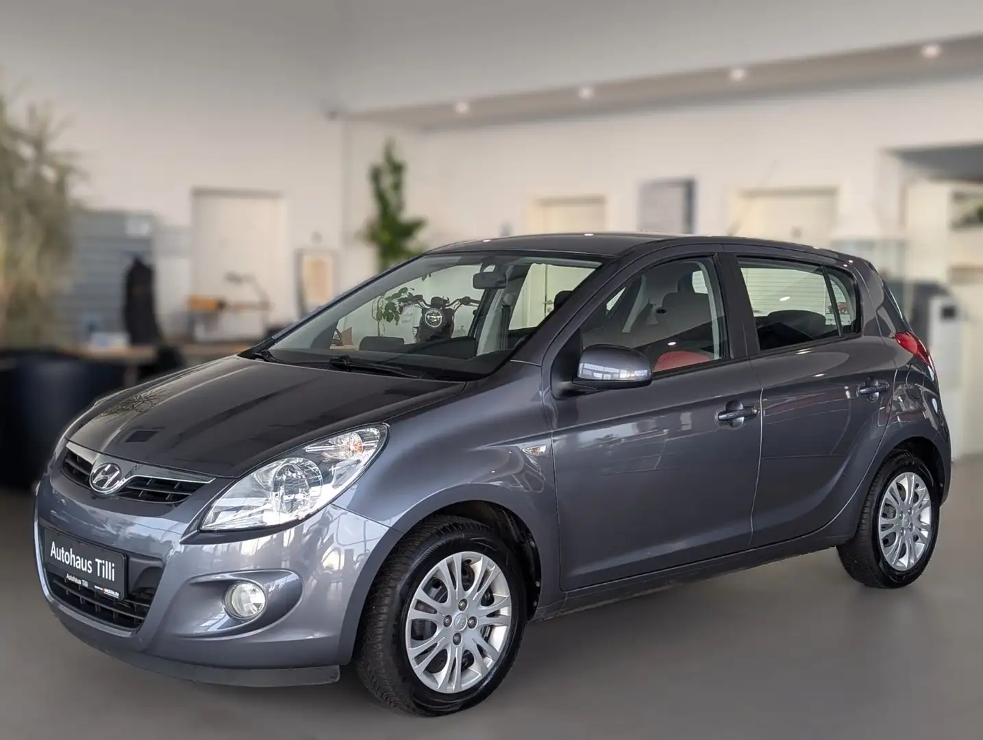 Hyundai i20 1.2 5-Türen /Klima / USB /Tüv Neu Grau - 1