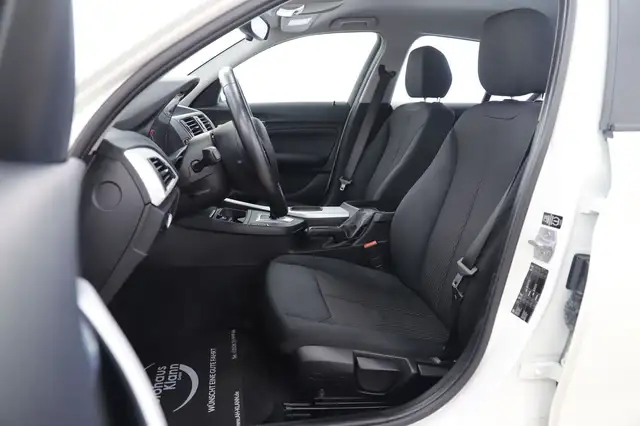 BMW 1 Series view 9