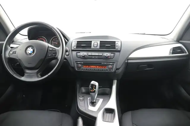 BMW 1 Series view 14