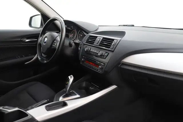 BMW 1 Series view 15