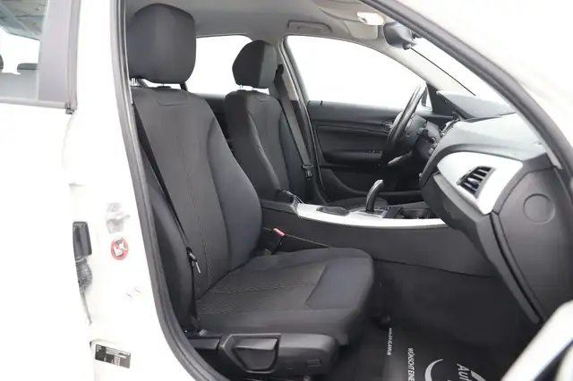 BMW 1 Series view 10