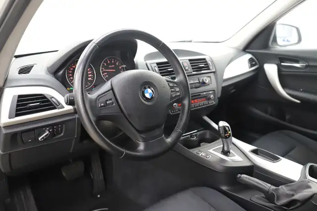 BMW 1 Series view 13