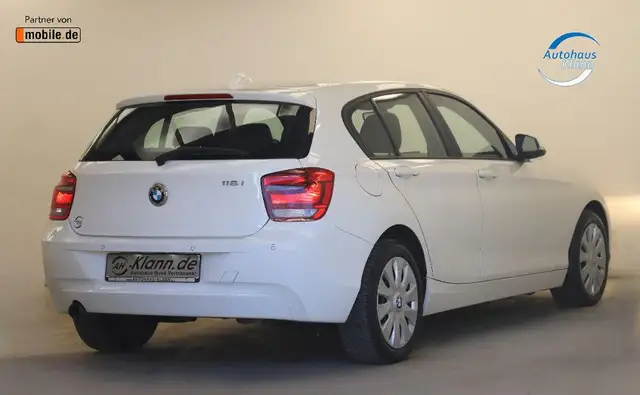 BMW 1 Series view 8