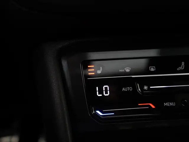 Volkswagen Tiguan view 13