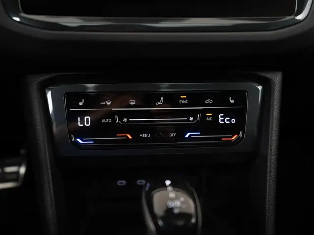 Volkswagen Tiguan view 12