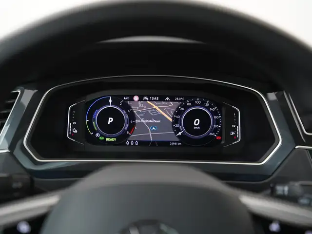 Volkswagen Tiguan view 9