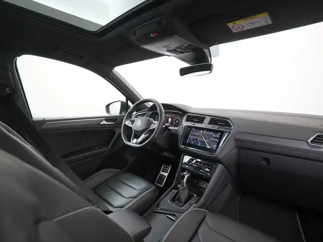 Volkswagen Tiguan view 2