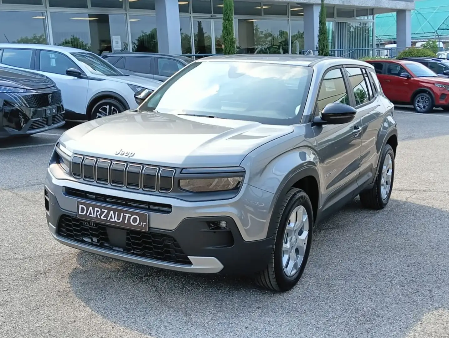 Jeep Avenger 1.2 Turbo 100 CV MHEV Altitude Grijs - 1