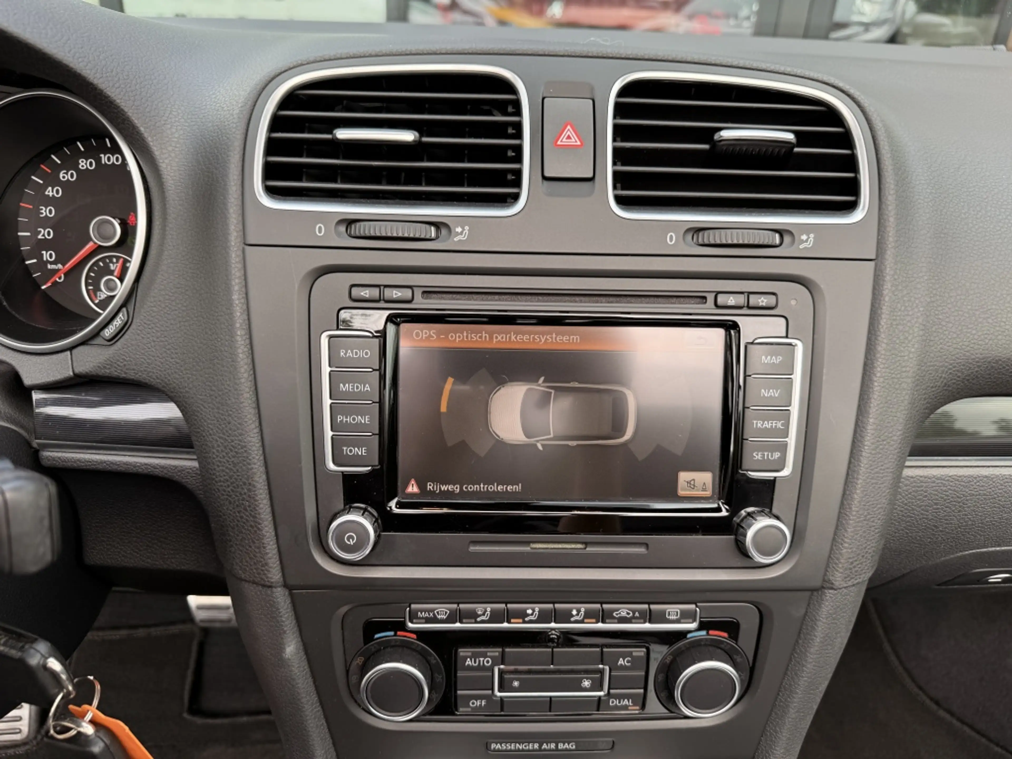 Volkswagen Golf Cabriolet 1.4 TSI DSG airco navi — photo 15