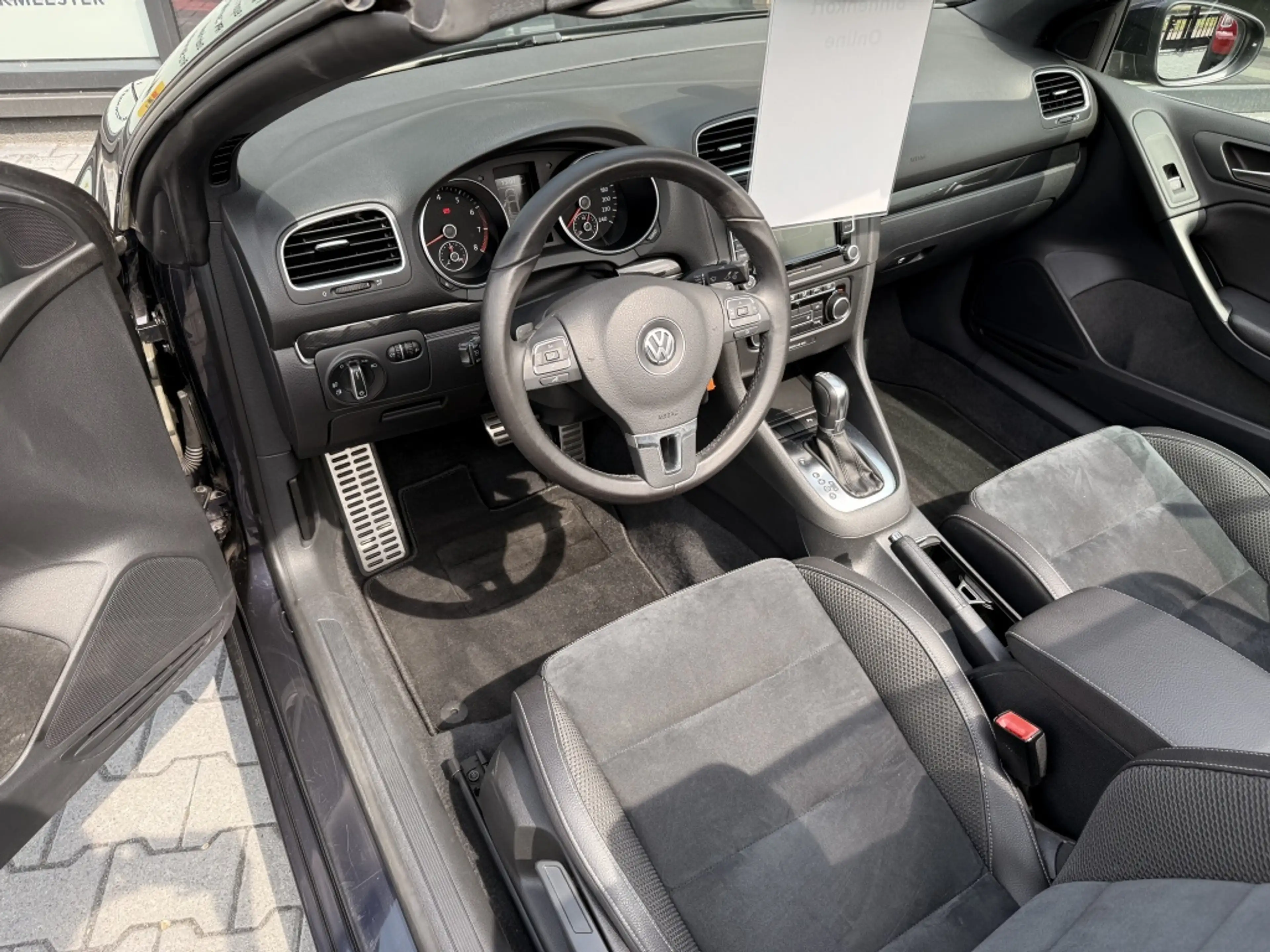Volkswagen Golf Cabriolet 1.4 TSI DSG airco navi — photo 10