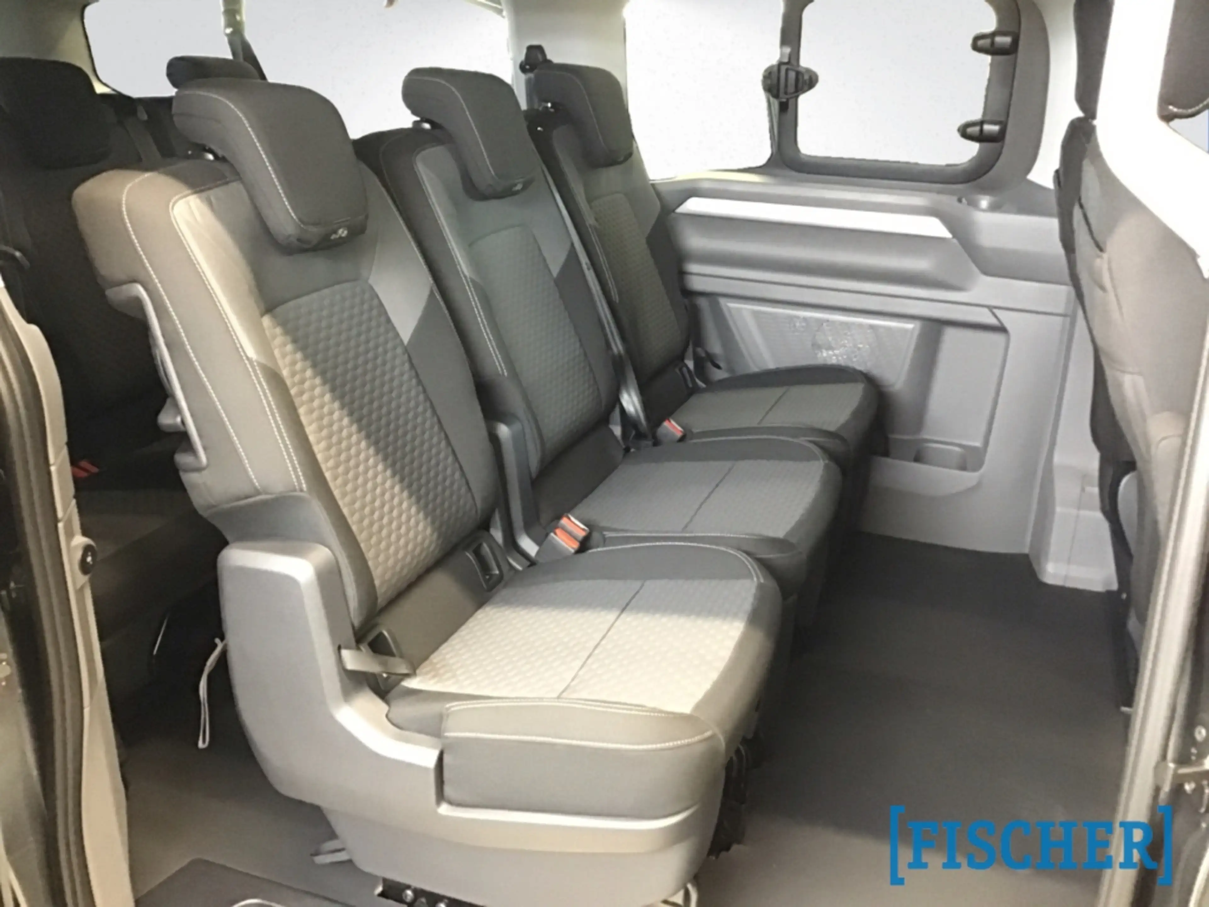 Volkswagen T7 Caravelle 2.0TDI Aut. lang LR Life Matrix Navi SHZ ACC PDC V — photo 7