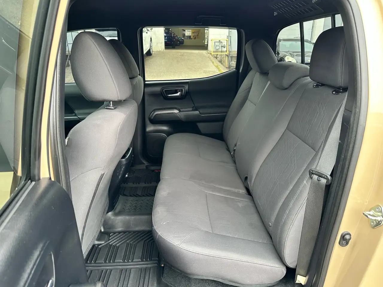Toyota Tacoma снимка Toyota Tacoma