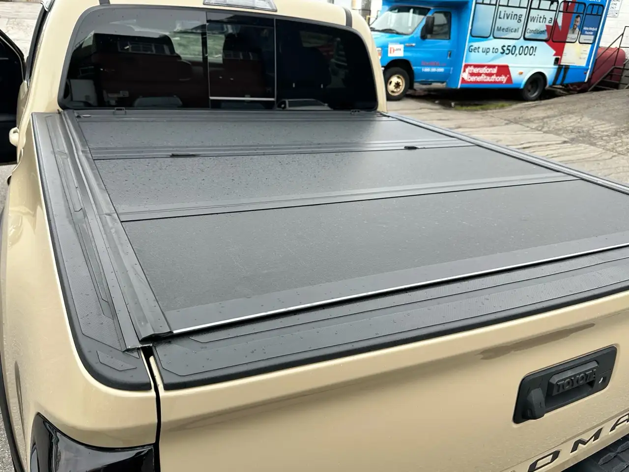 Toyota Tacoma снимка Toyota Tacoma
