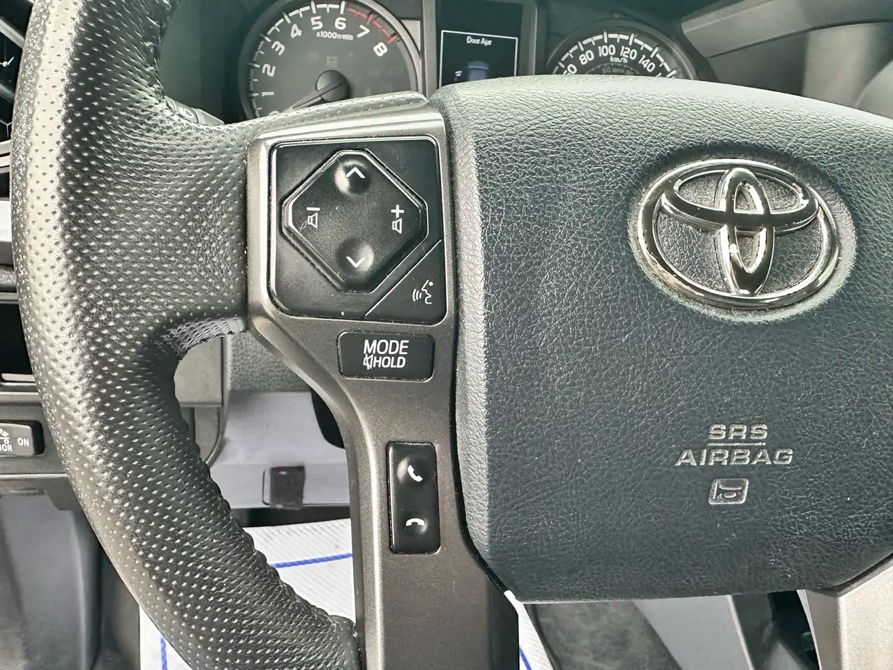 Toyota Tacoma снимка Toyota Tacoma