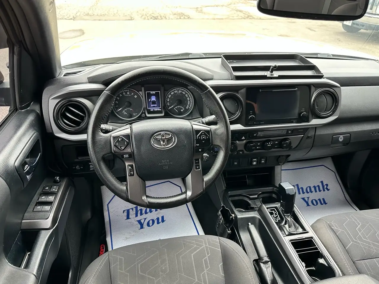 Toyota Tacoma снимка Toyota Tacoma