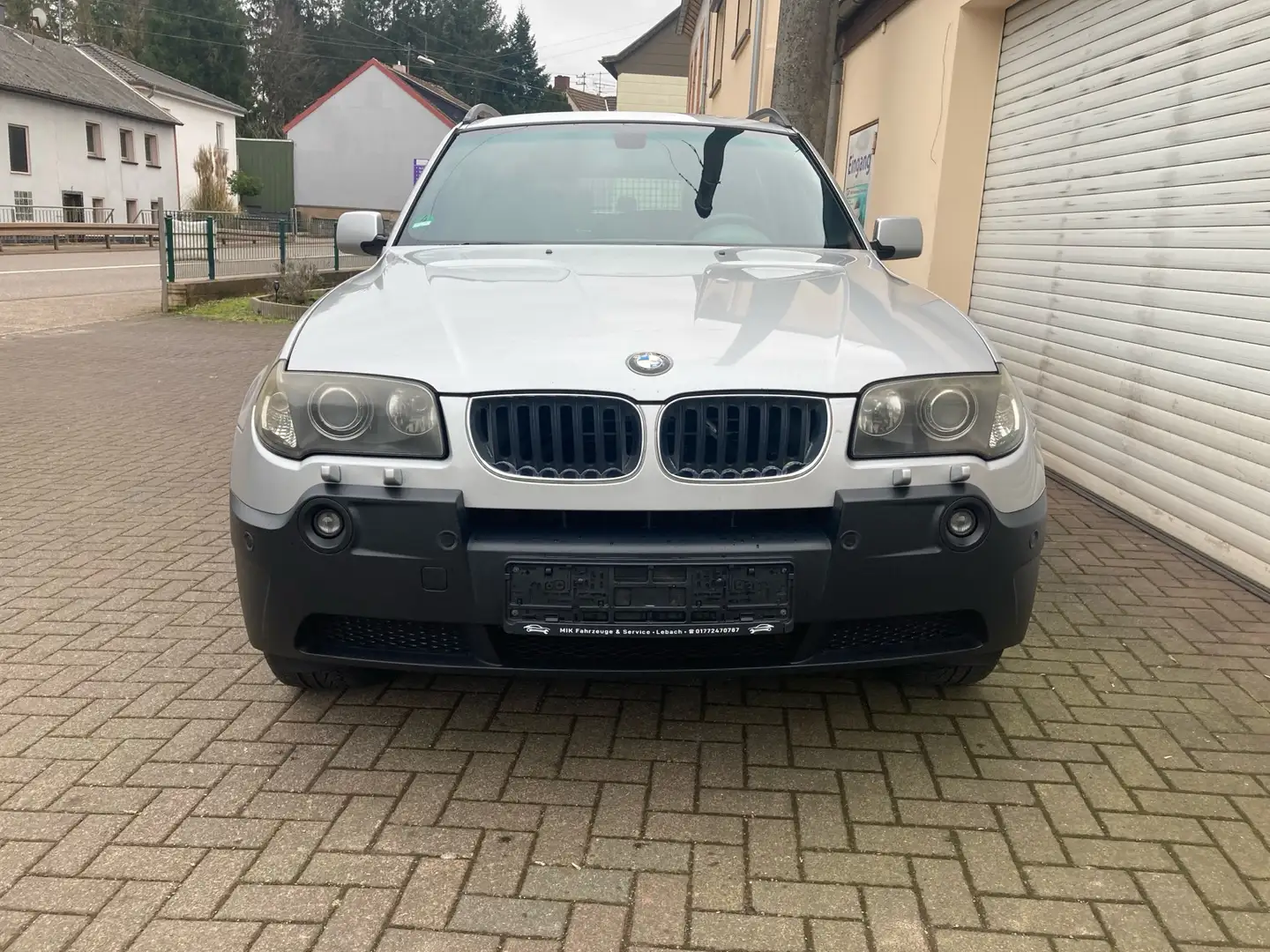 BMW X3 3.0d Silber - 2