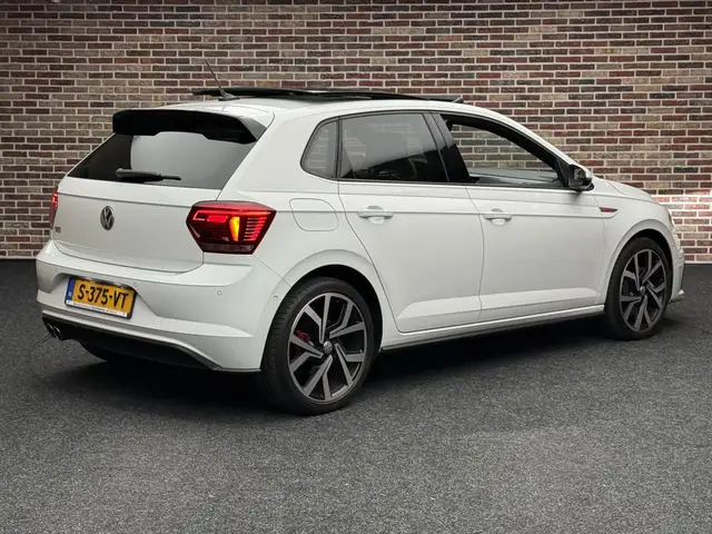 Volkswagen Polo view 2