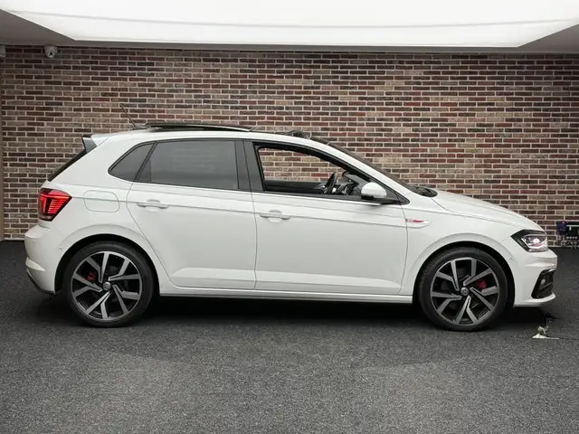 Volkswagen Polo view 4