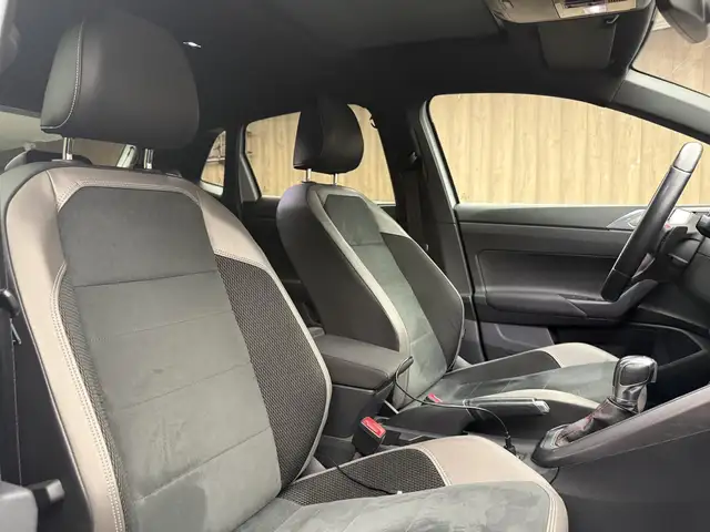 Volkswagen Polo view 10
