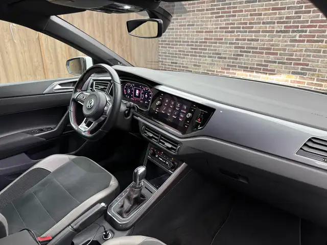 Volkswagen Polo view 9