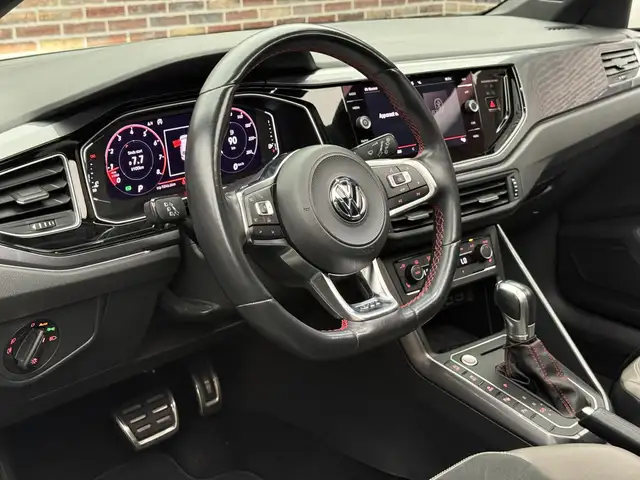 Volkswagen Polo view 3
