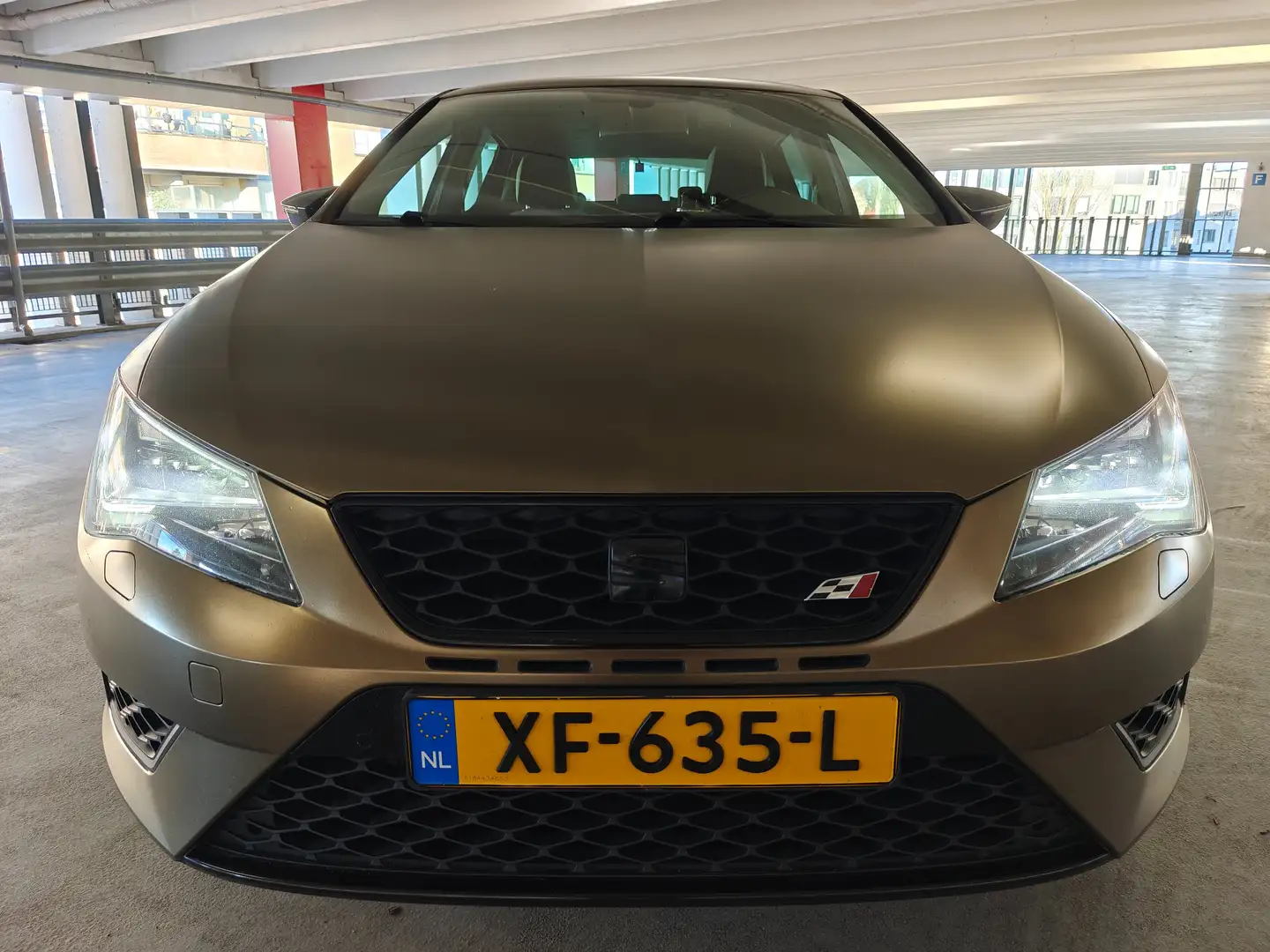 SEAT Leon Leon 2.0 TSI Cupra 280 Goud - 2